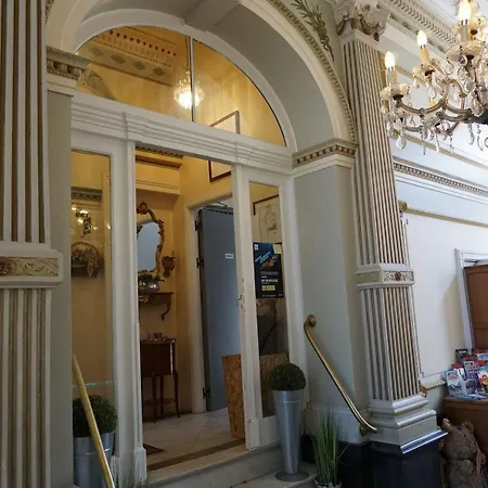 Asiris Hotel Brugia
