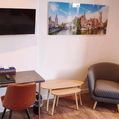 Asiris Hotel Brugia